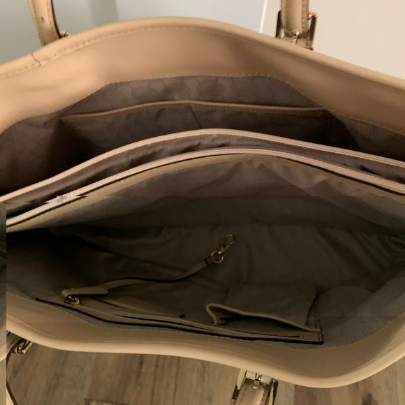 Michael Kors Tote Bag - Picture 4 of 6